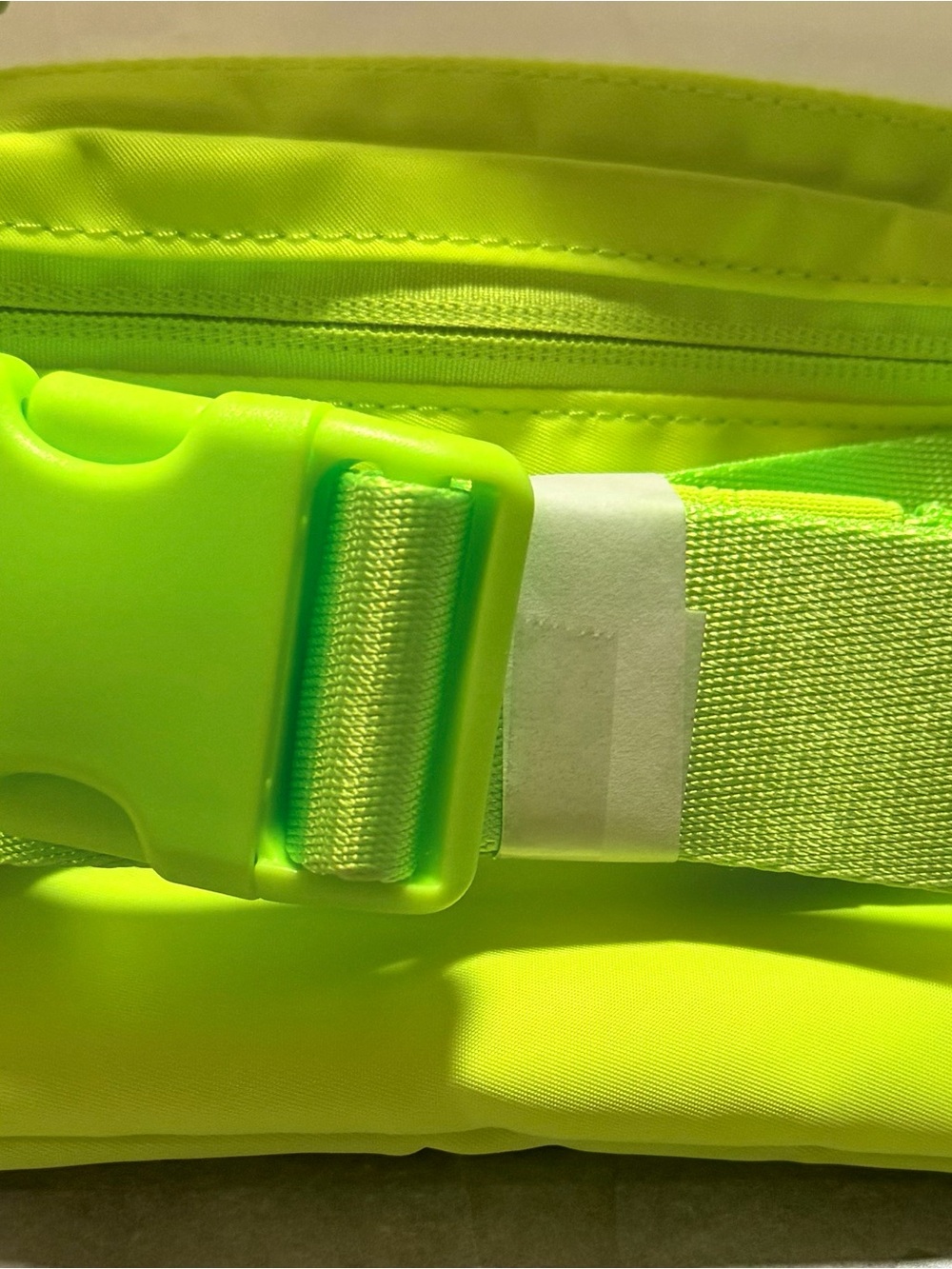 Lululemon athletica Neon green belt bag NWT B100 - Picture 2 of 2
